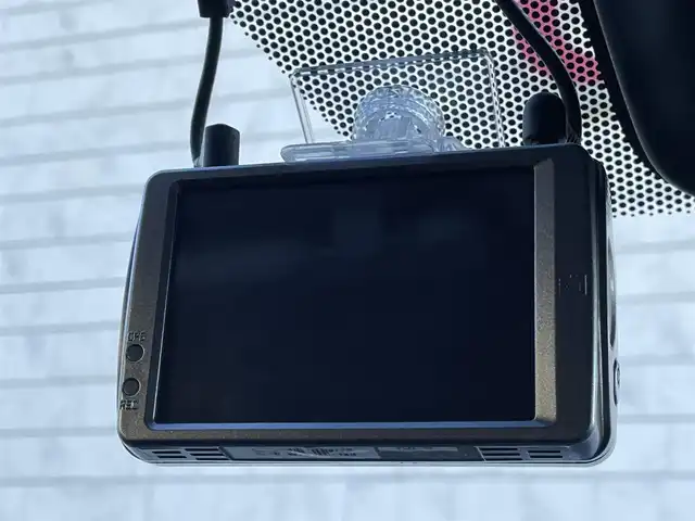 三菱 エクリプス クロス G 群馬県 2018(平30)年 1.8万km シルキーホワイト 純正７型ＳＤナビ　/フルセグ　/バックカメラ　/４ＷＤ　/パドルシフト　/ルーフレール　/前方ドラレコ　/純正１８インチＡＷ　/ＢＳＭ　/ＡＨＢ　/ＬＥＤヘッドライト　/純正フロアマット　/パーキングソナー　/本革ステアリング/S-AWC/ハンドルカバーあり/Bluetooth/ステアリングスイッチ/オートワイパー/フォグランプ/電動格納ミラー/パワーステアリング/スマートキー２本/アダプティブクルーズコントロール/アイドリングストップ