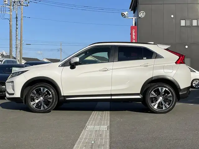 三菱 エクリプス クロス G 群馬県 2018(平30)年 1.8万km シルキーホワイト 純正７型ＳＤナビ　/フルセグ　/バックカメラ　/４ＷＤ　/パドルシフト　/ルーフレール　/前方ドラレコ　/純正１８インチＡＷ　/ＢＳＭ　/ＡＨＢ　/ＬＥＤヘッドライト　/純正フロアマット　/パーキングソナー　/本革ステアリング/S-AWC/ハンドルカバーあり/Bluetooth/ステアリングスイッチ/オートワイパー/フォグランプ/電動格納ミラー/パワーステアリング/スマートキー２本/アダプティブクルーズコントロール/アイドリングストップ