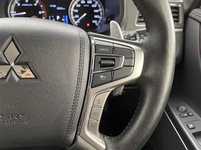 三菱 デリカＤ：５ P 福井県 2023(令5)年 2.1万km ホワイトダイヤモンド 純正１０．１型ナビ/Ｅ－アシスト/ブラインドスポットモニター/マルチアラウンドビューモニター/ステアリングヒーター/両側パワースライドドア/電動リアゲート/シートヒーター/パワーシート/ETC