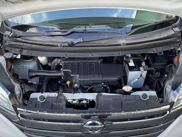 日産 デイズ ルークス ハイウェイスターターボ 岐阜県 2014(平26)年 5.7万km ホワイトパール 禁煙車/社外SDナビ/アラウンドビューモニター/両側パワースライドドア/インテリジェントキー/プッシュスタート/サーキュレーター/オートライト/HIDヘッドライト/フォグランプ/純正アルミホイール/純正フロアマット/純正ドアバイザー/ステアリングスイッチ/革巻きステアリング/オートエアコン/社外ETC/電動格納ウインカーミラー/サンシェード