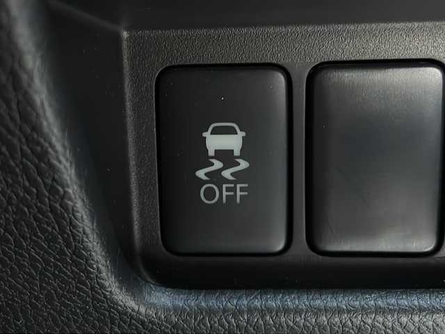 日産 デイズ ルークス ハイウェイスターターボ 岐阜県 2014(平26)年 5.7万km ホワイトパール 禁煙車/社外SDナビ/アラウンドビューモニター/両側パワースライドドア/インテリジェントキー/プッシュスタート/サーキュレーター/オートライト/HIDヘッドライト/フォグランプ/純正アルミホイール/純正フロアマット/純正ドアバイザー/ステアリングスイッチ/革巻きステアリング/オートエアコン/社外ETC/電動格納ウインカーミラー/サンシェード