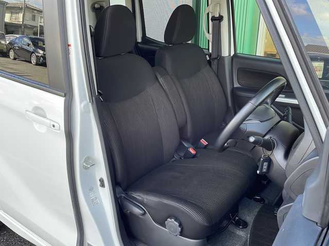 日産 デイズ ルークス ハイウェイスターターボ 岐阜県 2014(平26)年 5.7万km ホワイトパール 禁煙車/社外SDナビ/アラウンドビューモニター/両側パワースライドドア/インテリジェントキー/プッシュスタート/サーキュレーター/オートライト/HIDヘッドライト/フォグランプ/純正アルミホイール/純正フロアマット/純正ドアバイザー/ステアリングスイッチ/革巻きステアリング/オートエアコン/社外ETC/電動格納ウインカーミラー/サンシェード