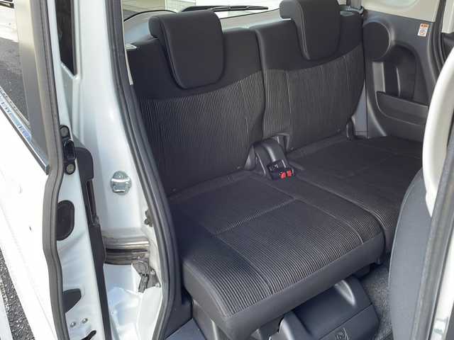 日産 デイズ ルークス ハイウェイスターターボ 岐阜県 2014(平26)年 5.7万km ホワイトパール 禁煙車/社外SDナビ/アラウンドビューモニター/両側パワースライドドア/インテリジェントキー/プッシュスタート/サーキュレーター/オートライト/HIDヘッドライト/フォグランプ/純正アルミホイール/純正フロアマット/純正ドアバイザー/ステアリングスイッチ/革巻きステアリング/オートエアコン/社外ETC/電動格納ウインカーミラー/サンシェード