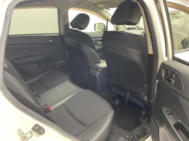 スバル インプレッサ スポーツ 2．0i－S 兵庫県 2013(平25)年 2.9万km サテンホワイトパール ・社外ナビ＆TV＆BT＆DVD/・運転席パワーシート/・クルーズコントロール/・パドルシフト/・革巻きステアリング/・ステアリングスイッチ/・ハーフレザーシート/・リモコンキー/・スペアキー/・アイドリングストップ/・HIDヘッドライト/・オートライト/・オートワイパー/・スポーツモード/・ウィンカーミラー