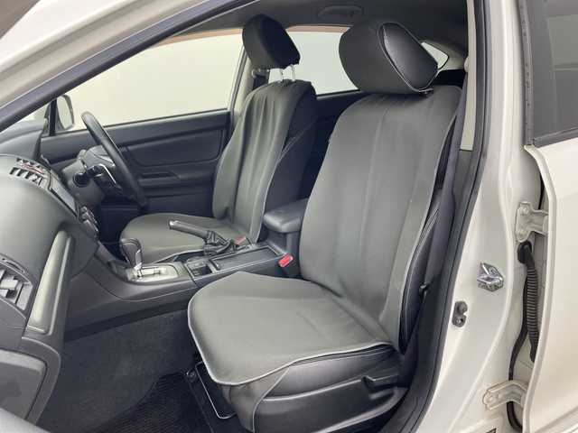 スバル インプレッサ スポーツ 2．0i－S 兵庫県 2013(平25)年 2.9万km サテンホワイトパール ・社外ナビ＆TV＆BT＆DVD/・運転席パワーシート/・クルーズコントロール/・パドルシフト/・革巻きステアリング/・ステアリングスイッチ/・ハーフレザーシート/・リモコンキー/・スペアキー/・アイドリングストップ/・HIDヘッドライト/・オートライト/・オートワイパー/・スポーツモード/・ウィンカーミラー