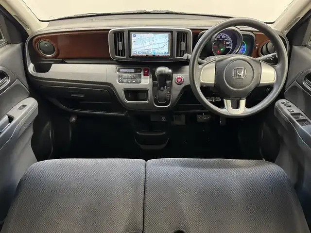 ホンダ Ｎ ＯＮＥ G Lパッケージ 三重県 2012(平24)年 9.6万km プレミアムディープモカパール ガソリン/FF/インパネCVT/イクリプス 7インチナビ AVN558HD/（AM/FM/CD/DVD/MUSIC JUKE/iPod/VTR/AUX）/ETC/安全/VSA/●ABS：アンチロックブレーキシステム/●TCS：トラクションコントロールシステム/●横すべり抑制/・ヒルスタートアシスト機能（坂道発進支援）/装備/・プロジェクタータイプディスチャージヘッドライト〈HID〉 /・オートライトシステム/・フルオートエアコン/・カーテンエアバッグシステム（前席/後席対応）/・電動格納ドアミラー（LEDウインカーランプ付）/・プッシュスタート/・14インチスチールホイール＋純正ホイールキャップ/・スマートキー