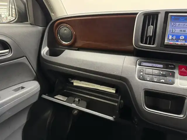 ホンダ Ｎ ＯＮＥ G Lパッケージ 三重県 2012(平24)年 9.6万km プレミアムディープモカパール ガソリン/FF/インパネCVT/イクリプス 7インチナビ AVN558HD/（AM/FM/CD/DVD/MUSIC JUKE/iPod/VTR/AUX）/ETC/安全/VSA/●ABS：アンチロックブレーキシステム/●TCS：トラクションコントロールシステム/●横すべり抑制/・ヒルスタートアシスト機能（坂道発進支援）/装備/・プロジェクタータイプディスチャージヘッドライト〈HID〉 /・オートライトシステム/・フルオートエアコン/・カーテンエアバッグシステム（前席/後席対応）/・電動格納ドアミラー（LEDウインカーランプ付）/・プッシュスタート/・14インチスチールホイール＋純正ホイールキャップ/・スマートキー