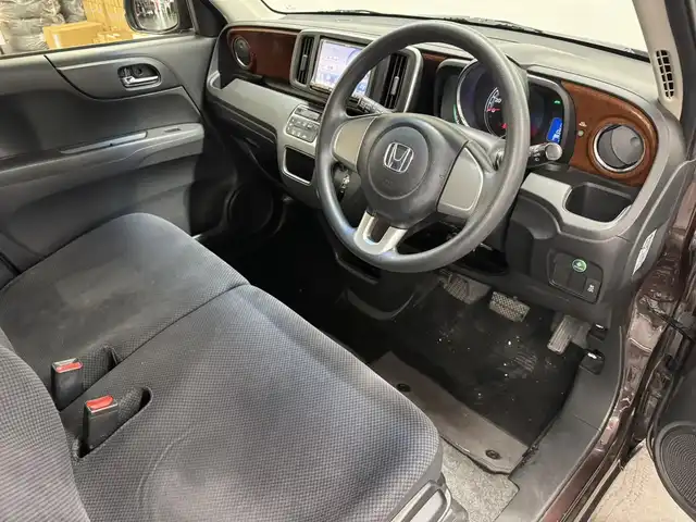 ホンダ Ｎ ＯＮＥ G Lパッケージ 三重県 2012(平24)年 9.6万km プレミアムディープモカパール ガソリン/FF/インパネCVT/イクリプス 7インチナビ AVN558HD/（AM/FM/CD/DVD/MUSIC JUKE/iPod/VTR/AUX）/ETC/安全/VSA/●ABS：アンチロックブレーキシステム/●TCS：トラクションコントロールシステム/●横すべり抑制/・ヒルスタートアシスト機能（坂道発進支援）/装備/・プロジェクタータイプディスチャージヘッドライト〈HID〉 /・オートライトシステム/・フルオートエアコン/・カーテンエアバッグシステム（前席/後席対応）/・電動格納ドアミラー（LEDウインカーランプ付）/・プッシュスタート/・14インチスチールホイール＋純正ホイールキャップ/・スマートキー