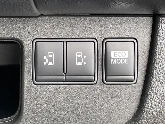 日産 セレナ ハイウェイスター 道南・函館 2013(平25)年 5.9万km スーパーブラック 純正ナビ/フルセグＴＶ/両側パワースライドドア/バックカメラ/ＥＴＣ/クルーズコントロール/アイドリングストップ/オートライト/スマートキー/ドライブレコーダー/ウォークスルー