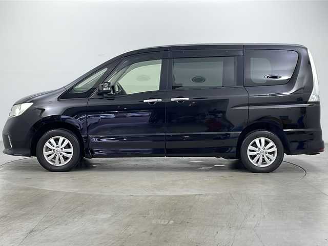 日産 セレナ ハイウェイスター 道央・札幌 2013(平25)年 5.9万km スーパーブラック ・純正ナビ（ＴＶ＆CD＆SD）/・両側パワースライドドア/・バックカメラ/・ＥＴＣ/・クルーズコントロール/・アイドリングストップ/・オートライト/・スマートキー/・ドライブレコーダー/・ウォークスルー/・社外前後ドライブレコーダー