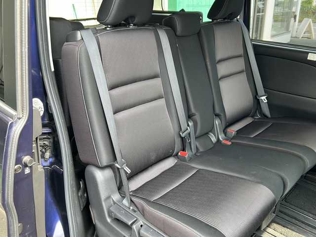 日産 セレナ ハイウェイスター プロパイロットED 京都府 2016(平28)年 8.4万km アズライトブルー バックカメラ　ＥＴＣ　両側電動スライド　純正ＳＤナビ　フルセグテレビ　後席モニター　ＬＥＤヘッドライト　クルーズコントロール　追従走行　プロパイロット　３列シート　ウォークスルー　前後コーナーセンサー