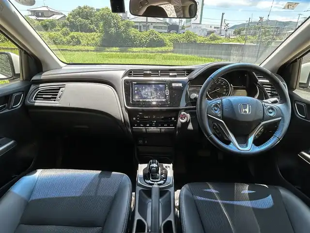 ホンダ グレイス ハイブリッド EX 長崎県 2020(令2)年 7.2万km プラチナホワイトパール 純正メモリナビ/　(CD DVD BT USB AUX ワンセグTV)/クルーズコントロール/バックカメラ/パドルシフト/純正ドライブレコーダー/シートヒーター/ハーフレザーシート/コーナーセンサー/ビルドインETC/オートライト/LEDヘッドライト/純正16インチアルミホイール/横滑り防止機能/スマートキー/スペアキー×1/保証書　取扱説明書