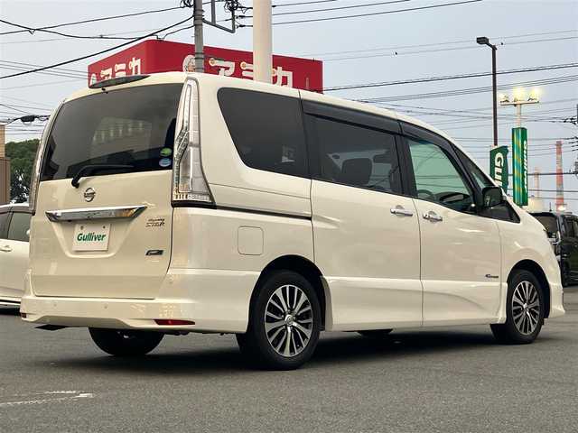 日産 セレナ ハイウェイS S HV Aセーフ 静岡県 2014(平26)年 6.8万km ブリリアントホワイトパール エンジンスタートボタン/パワースライドドア/パワーウィンドウ/取扱説明書/アイドリングストップ/スマートキー/スペアキー１本/Wオートエアコン/クルーズコントロール/フリップダウンモニター/純正ETC/純正SDナビ（CD/DVD/フルセグ）/全方位カメラ/三列シート/ウォークスルー/純正フロアマット/純正アルミホイール/左側パワースライドドア/右側スライドドア/ABS/横滑り防止装置/レーンキープアシスト/コーナーセンサー前後/オートライト/LEDヘッドライト/Wエアバック/衝突軽減システム