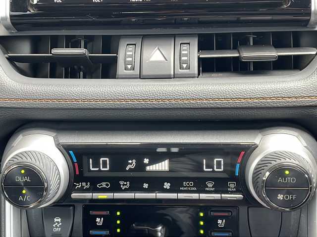 トヨタ ＲＡＶ４ アドベンチャー 長野県 2020(令2)年 5.6万km アーバンカーキ ４WD/Toyota Safety Sense /レザーシート/純正９インチナビフルセグTV/バックカメラ/ビルトインETC/ドライブレコーダー/パワーバックドア/シートヒーター /ステアリングヒーター