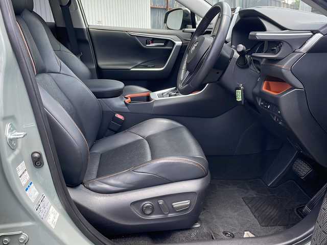 トヨタ ＲＡＶ４ アドベンチャー 長野県 2020(令2)年 5.6万km アーバンカーキ ４WD/Toyota Safety Sense /レザーシート/純正９インチナビフルセグTV/バックカメラ/ビルトインETC/ドライブレコーダー/パワーバックドア/シートヒーター /ステアリングヒーター