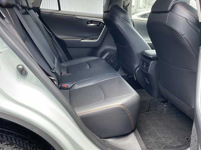 トヨタ ＲＡＶ４ アドベンチャー 長野県 2020(令2)年 5.6万km アーバンカーキ ４WD/Toyota Safety Sense /レザーシート/純正９インチナビフルセグTV/バックカメラ/ビルトインETC/ドライブレコーダー/パワーバックドア/シートヒーター /ステアリングヒーター