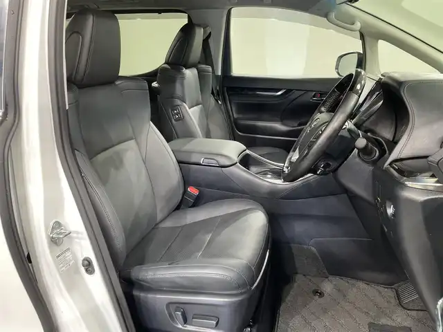 トヨタ アルファード S Cパッケージ 愛知県 2022(令4)年 3.2万km ホワイトパールクリスタルシャイン 純正9インチディスプレイオーディオナビ/Wサンルーフ/純正12.1インチフリップダウンモニター/モデリスタフルエアロ/衝突軽減ブレーキ/両側電動スライドドア/レーダークルーズコントロール/100V電源/三眼LEDヘッドライト/ビルトインETC2.0/シートヒーター/エアシート/バックカメラ/ドライブレコーダー/デジタルインナーミラー/ブラインドスポットモニター/ステアリングヒーター/パワーシート/電動リアゲート/フルセグTV/Bluetooth/コーナーセンサー/レーンキープアシスト/オートハイビーム/プッシュスタート/USB接続/スマートキー/DVDデッキ/純正アルミホイール/オートライト/シーケンシャル/後期モデル/合皮シート/ウィンカーミラー/電動格納ミラー/Wエアコン/オットマン/運転席メモリ機能付きパワーシート/パーキングサポートブレーキ/ロードサインアシスト/先行車発進告知/電動パーキングブレーキ/オートブレーキホールド/横滑り防止装置