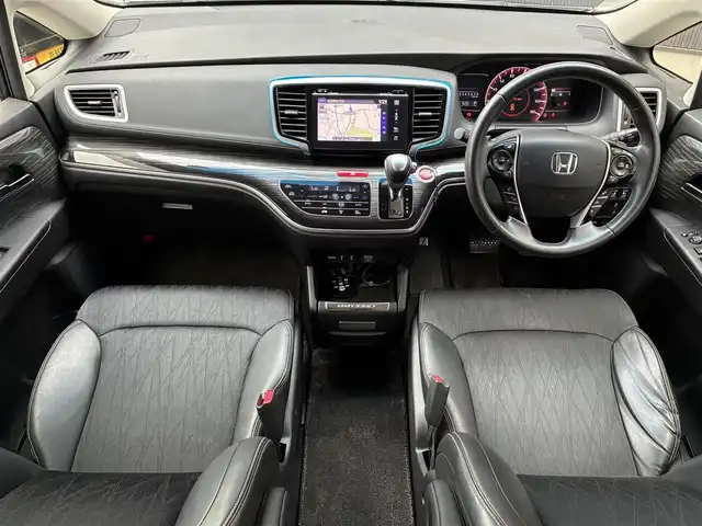 ホンダ オデッセイ アブソルート EX 京都府 2015(平27)年 7.5万km ホワイトオーキッドパール インターナビ/・マルチビューカメラ/・スマートパーキングアシストシステム/・フルセグTV/・CD/DVD再生/・HDMI/USB入力端子/・BT接続/リアエンターテイメントシステム/Bin ETC/社外ドラレコ/両側パワースライドドア/ホンダセンシング/・衝突軽減ブレーキ/・誤発進抑制機能/・先行車発進お知らせ機能/・車線維持支援システム/・標識認識機能/・路外逸脱抑制機能/・アダプティブクルーズコントロール/ハーフレザーシート/・運転席パワーシート/2列目シートオットマン付キャプテンシート/レザーステアリング/・パドルシフト/・ステアリモコン/トリプルゾーンフルオートエアコン/プッシュスタート/・スマートキー/LEDヘッドライト/・フォグランプ/純正18インチアルミホイール/純正ドアバイザー/純正フロアマット/車両保証書/車両取説
