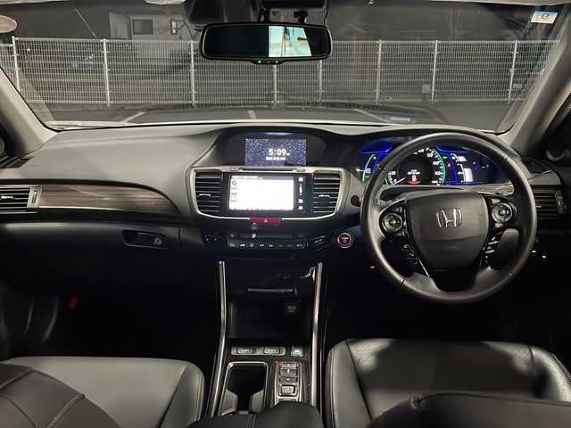 ホンダ アコード ハイブリッド EX 福島県 2018(平30)年 6.1万km ホワイトオーキッドパール 1オーナー　サンルーフ　黒革シート　純正ナビ　バックカメラ　サイドカメラ　前方ドライブレコーダー　クルーズコントロール　ステアリングスイッチ　パドルシフト　革巻きステアリング　ビルトインETC