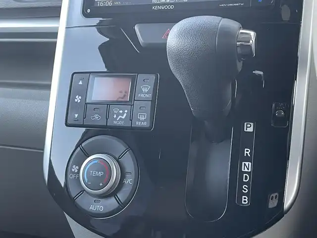 ダイハツ タント X SA Ⅲ 岡山県 2017(平29)年 4.6万km パールホワイトⅢ ケンウッドナビ　MDV-D505BTW　/バックカメラ　/片側パワースライドドア　/ETC/スマートキー　/社外アルミホイール　/シートヒーター　/4WD/純正フロアマット　/ドライブレコーダー　/LEDヘッドライト　/オートマチックハイビーム