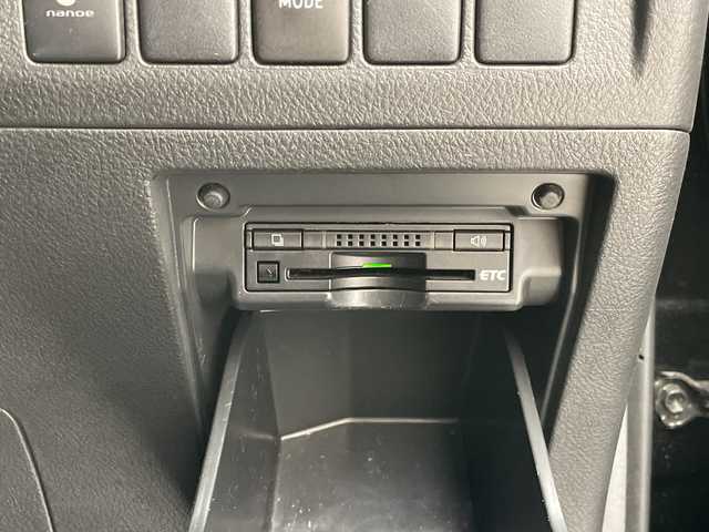 トヨタ ヴェルファイア 2．4Z 愛知県 2014(平26)年 8.3万km ブラック 純正ナビ/フリップダウンモニター/HIDヘッドライト/ETC/バックカメラ/両側パワースライドドア/純正アルミホイール/リアオートエアコン/ステアリングスイッチ/スマートキー/プッシュスタート