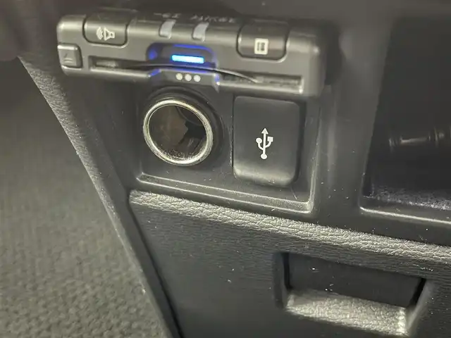 三菱 デリカＤ：５ P 福井県 2023(令5)年 2.1万km ホワイトダイヤモンド ４WD/純正10.1インチナビ/【AM/FM/CD/DVD/Bluetooth/フルセグTV】/【USB】/マルチアラウンドモニター/ETC/両側パワースライドドア/パワーバックドア/パワーシート（運転席）/シートカバー/プッシュスタート/スマートキー/オートライト/LEDヘッドライド/ハンドルヒーター/シートヒーター（運転席/助手席）