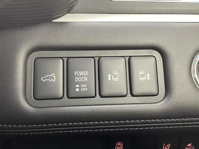 三菱 デリカＤ：５ P 福井県 2023(令5)年 2.1万km ホワイトダイヤモンド ４WD/純正10.1インチナビ/【AM/FM/CD/DVD/Bluetooth/フルセグTV】/【USB】/マルチアラウンドモニター/ETC/両側パワースライドドア/パワーバックドア/パワーシート（運転席）/シートカバー/プッシュスタート/スマートキー/オートライト/LEDヘッドライド/ハンドルヒーター/シートヒーター（運転席/助手席）