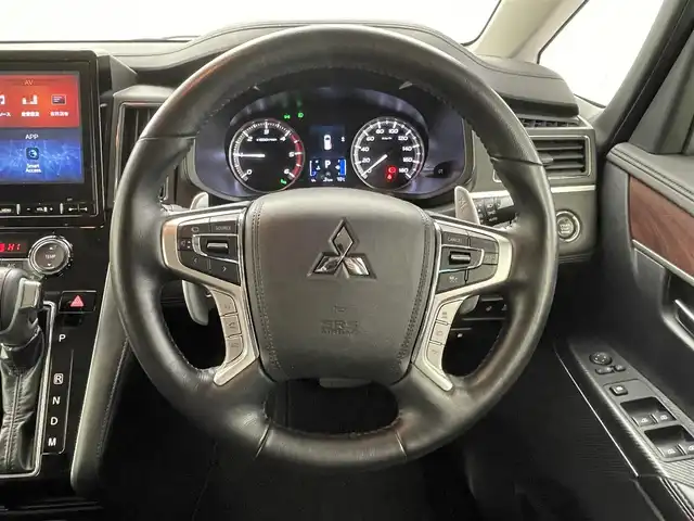 三菱 デリカＤ：５ P 福井県 2023(令5)年 2.1万km ホワイトダイヤモンド ４WD/純正10.1インチナビ/【AM/FM/CD/DVD/Bluetooth/フルセグTV】/【USB】/マルチアラウンドモニター/ETC/両側パワースライドドア/パワーバックドア/パワーシート（運転席）/シートカバー/プッシュスタート/スマートキー/オートライト/LEDヘッドライド/ハンドルヒーター/シートヒーター（運転席/助手席）