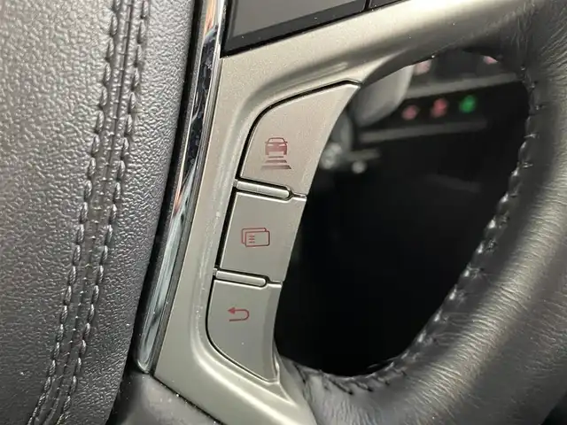 三菱 デリカＤ：５ P 福井県 2023(令5)年 2.1万km ホワイトダイヤモンド ４WD/純正10.1インチナビ/【AM/FM/CD/DVD/Bluetooth/フルセグTV】/【USB】/マルチアラウンドモニター/ETC/両側パワースライドドア/パワーバックドア/パワーシート（運転席）/シートカバー/プッシュスタート/スマートキー/オートライト/LEDヘッドライド/ハンドルヒーター/シートヒーター（運転席/助手席）