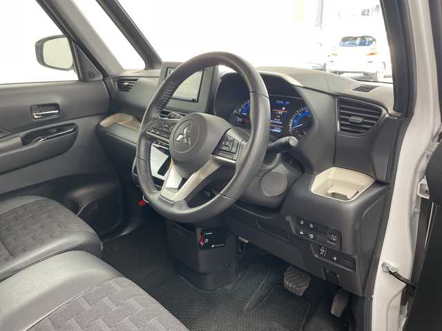 三菱 デリカミニ G プレミアム 兵庫県 2024(令6)年 1.4万km アメジストブラック/シルキーホワイト ・社外ナビ/Bluetooth/USB/AUX/・全方位カメラ/・ETC/・マイパイロット/・衝突軽減ブレーキ/・車線逸脱警報/・車線逸脱防止支援/・レーダークルーズコントロール/・オートハイビーム/・先行車発進お知らせ/・標識認識機能/・前後ソナー/・ふらつき警報/・両側パワースライドドア/・ハーフレザー/・前席シートヒーター/・ステアリングヒーター/・デジタルインナーミラー/・LEDヘッドライト/・ルーフレール/・純正15インチアルミホイール/・スマートキー