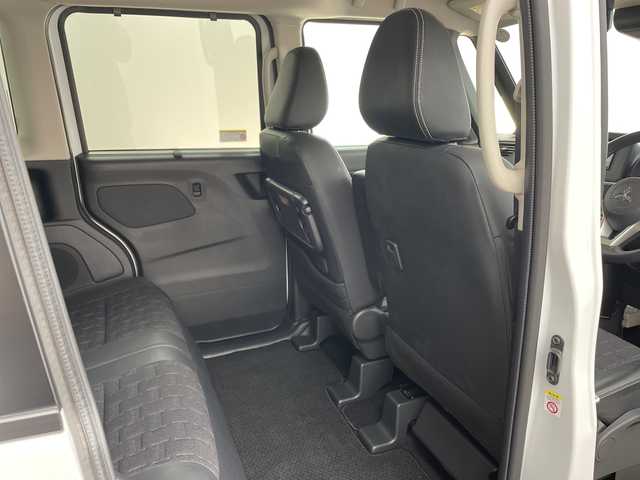 三菱 デリカミニ G プレミアム 兵庫県 2024(令6)年 1.4万km アメジストブラック/シルキーホワイト ・社外ナビ/Bluetooth/USB/AUX/・全方位カメラ/・ETC/・マイパイロット/・衝突軽減ブレーキ/・車線逸脱警報/・車線逸脱防止支援/・レーダークルーズコントロール/・オートハイビーム/・先行車発進お知らせ/・標識認識機能/・前後ソナー/・ふらつき警報/・両側パワースライドドア/・ハーフレザー/・前席シートヒーター/・ステアリングヒーター/・デジタルインナーミラー/・LEDヘッドライト/・ルーフレール/・純正15インチアルミホイール/・スマートキー