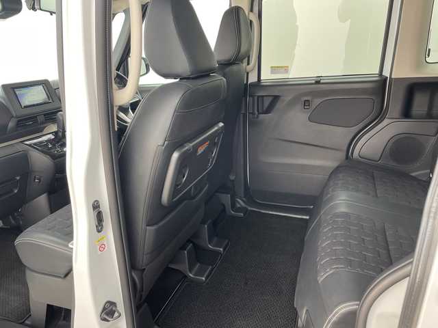 三菱 デリカミニ G プレミアム 兵庫県 2024(令6)年 1.4万km アメジストブラック/シルキーホワイト ・社外ナビ/Bluetooth/USB/AUX/・全方位カメラ/・ETC/・マイパイロット/・衝突軽減ブレーキ/・車線逸脱警報/・車線逸脱防止支援/・レーダークルーズコントロール/・オートハイビーム/・先行車発進お知らせ/・標識認識機能/・前後ソナー/・ふらつき警報/・両側パワースライドドア/・ハーフレザー/・前席シートヒーター/・ステアリングヒーター/・デジタルインナーミラー/・LEDヘッドライト/・ルーフレール/・純正15インチアルミホイール/・スマートキー