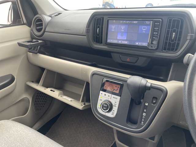 トヨタ パッソ X Lパッケージ S 沖縄県 2017(平29)年 5万km マゼンタベリーマイカM 純正ナビ（NSCD-W66）/（ワンセグＴＶ　Ｂｌｕｅｔｏｏｔｈ　CD）/バックカメラ/ドライブレコーダー/前後コーナーセンサー/プッシュスタート/スマートキー/純正フロアマット/アイドリングストップ/ドアバイザー/社外アルミホイール/取扱説明書/スペアキー