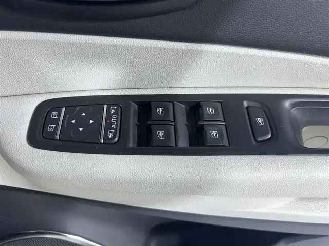 ルノー キャプチャー インテンス 佐賀県 2020(令2)年 7.5万km ベージュ 社外7インチナビ/フルセグTV/DVD/Bluetooth/バックカメラ/クルーズコントロール/オートライト/パーキングソナー/LEDヘッドライト/フォグライト/前方ドライブレコーダー/ETC/ステアリングスイッチ/ハーフレザーシート/純正17インチアルミホイール/スマートキー/電動格納ミラー/純正ドアバイザー/ISOFIX対応シート/プッシュスタート/スマートキー
