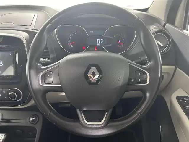 ルノー キャプチャー インテンス 佐賀県 2020(令2)年 7.5万km ベージュ 社外7インチナビ/フルセグTV/DVD/Bluetooth/バックカメラ/クルーズコントロール/オートライト/パーキングソナー/LEDヘッドライト/フォグライト/前方ドライブレコーダー/ETC/ステアリングスイッチ/ハーフレザーシート/純正17インチアルミホイール/スマートキー/電動格納ミラー/純正ドアバイザー/ISOFIX対応シート/プッシュスタート/スマートキー
