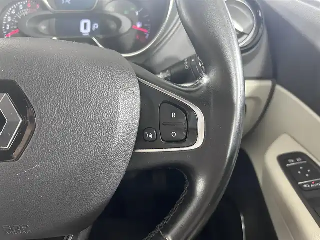 ルノー キャプチャー インテンス 佐賀県 2020(令2)年 7.5万km ベージュ 社外7インチナビ/フルセグTV/DVD/Bluetooth/バックカメラ/クルーズコントロール/オートライト/パーキングソナー/LEDヘッドライト/フォグライト/前方ドライブレコーダー/ETC/ステアリングスイッチ/ハーフレザーシート/純正17インチアルミホイール/スマートキー/電動格納ミラー/純正ドアバイザー/ISOFIX対応シート/プッシュスタート/スマートキー