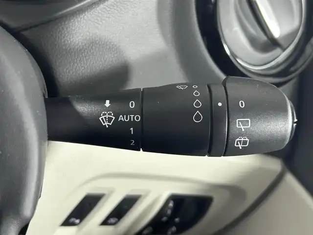 ルノー キャプチャー インテンス 佐賀県 2020(令2)年 7.5万km ベージュ 社外7インチナビ/フルセグTV/DVD/Bluetooth/バックカメラ/クルーズコントロール/オートライト/パーキングソナー/LEDヘッドライト/フォグライト/前方ドライブレコーダー/ETC/ステアリングスイッチ/ハーフレザーシート/純正17インチアルミホイール/スマートキー/電動格納ミラー/純正ドアバイザー/ISOFIX対応シート/プッシュスタート/スマートキー