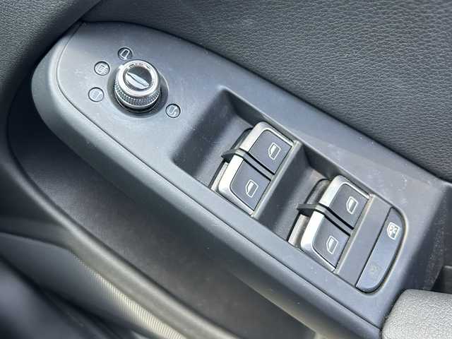 アウディ Ａ４ アバント 2．0 TFSIクワトロ 福島県 2014(平26)年 2.1万km ムーンライトブルーパールエフェクト ワンオーナー/4WD/ターボ/純正HDDナビ/　【フルセグ/MSV/DVD/BT】/バックカメラ/ステアリングスイッチ/クルーズコントロール/パドルシフト/前席シートヒーター/レザーシート/ビルトインETC/ドライブレコーダー/前席パワーシート/ブラインドスポットモニター/横滑り防止機能/アイドリングストップ/パーキングアシスト/コーナーセンサー/HIDヘッドライト（AUTO機能付き）/　・フォグランプ/