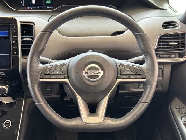 日産 セレナ ハイウェイスター V 埼玉県 2020(令2)年 4.2万km ブリリアントホワイトパール エマージェンシーブレーキ/フリップダウンモニター/純正10インチナビ/　　CD/DVD/フルセグ/USB/アラウンドビューモニター/サイドカメラ/バックカメラ/両側パワースライドドア/レーダークルーズコントロール/LEDヘッドライト/純正16インチアルミホイール/プッシュスタート/アイドリングストップ/ビルトインETC