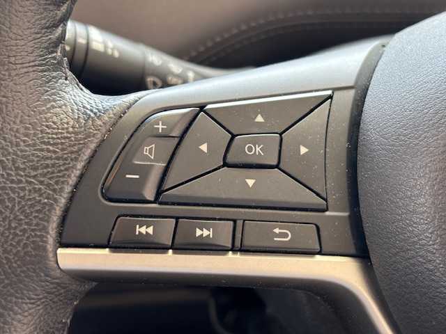 日産 セレナ ハイウェイスター V 埼玉県 2020(令2)年 4.2万km ブリリアントホワイトパール エマージェンシーブレーキ/フリップダウンモニター/純正10インチナビ/　　CD/DVD/フルセグ/USB/アラウンドビューモニター/サイドカメラ/バックカメラ/両側パワースライドドア/レーダークルーズコントロール/LEDヘッドライト/純正16インチアルミホイール/プッシュスタート/アイドリングストップ/ビルトインETC