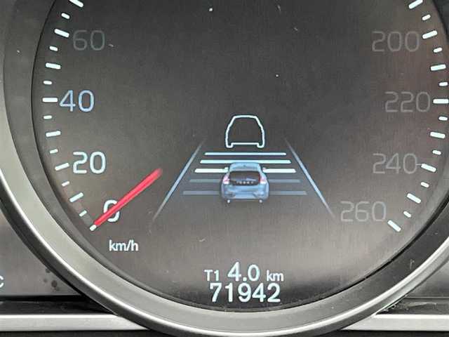 ボルボ Ｖ４０ クロスカントリー T5 AWD 青森県 2014(平26)年 7.2万km ブラックサファイアメタリック アクティブクルーズコントロール/BLIS/パワーシート/シートメモリー/シートヒーター/コーナーセンサー/純正ナビ/（Bluetooth/AM/FM）/スマートキー/ダウンヒルアシスト/レーンキープ/前方衝突警告/ETC/オートライト/リアガラスヒーター/ルーフレール/エンジンプッシュスターター/ABS/純正１７インチＡＷ/社外アルミホール冬タイヤ積み込み/取扱説明書/保証書