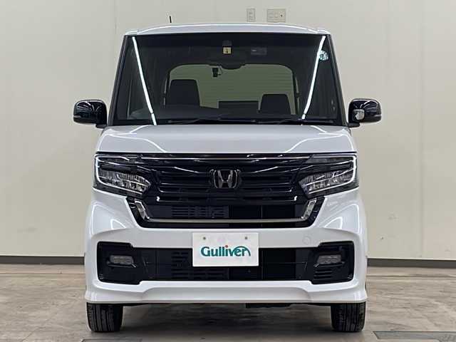 ホンダ Ｎ ＢＯＸ カスタム L ターボ スタイル+ブラック 道央・札幌 2023(令5)年 0.8万km プラチナホワイトパール /純正メモリーナビ//バックカメラ//地デジ//ハーフレザーシート//両側パワースライドドア//衝突軽減ブレーキ//スマートキー×2本//ETC//純正エンジンスターター//前後ドライブレコーダー//純正ドアバイザー//純正フロアマット//保証書//取扱説明書