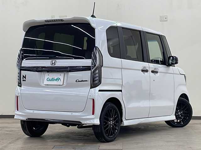 ホンダ Ｎ ＢＯＸ カスタム L ターボ スタイル+ブラック 道央・札幌 2023(令5)年 0.8万km プラチナホワイトパール /純正メモリーナビ//バックカメラ//地デジ//ハーフレザーシート//両側パワースライドドア//衝突軽減ブレーキ//スマートキー×2本//ETC//純正エンジンスターター//前後ドライブレコーダー//純正ドアバイザー//純正フロアマット//保証書//取扱説明書