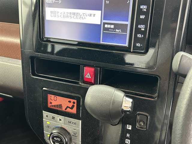 トヨタ タンク G 福井県 2019(平31)年 2.9万km ファイアークォーツレッドM 純正ナビ　型式：NSZT-W68T/　CD/DVD/TV/Bluetooth/両側パワースライドドア/4WD/福祉車両/助手席リフトアップシート車　Aタイプ/衝突軽減システム/横滑り防止装置/アイドリングストップ/スマートキー/LED/オートライト/ETC
