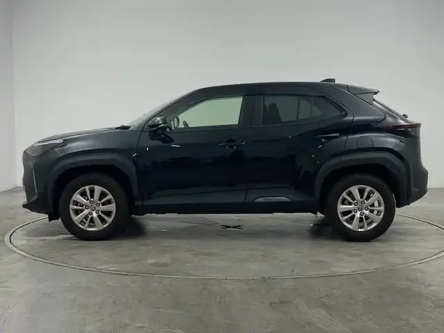 トヨタ ヤリスクロス G 群馬県 2023(令5)年 2.2万km ブラックマイカ ワンオーナー/プッシュスタート/スマートキー/スペアキー/レーダークルーズコントロール/ビルトインETC2.0/バックカメラ/ディスプレイオーディオ/純正アルミホイール/コーナーセンサー/レーンキープアシスト/オートライト/オートマチックハイビーム/LEDヘッドライト