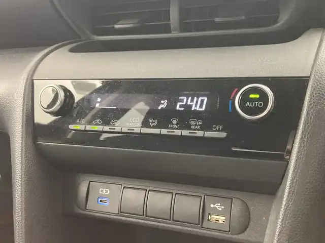 トヨタ ヤリスクロス G 群馬県 2023(令5)年 2.2万km ブラックマイカ ワンオーナー/プッシュスタート/スマートキー/スペアキー/レーダークルーズコントロール/ビルトインETC2.0/バックカメラ/ディスプレイオーディオ/純正アルミホイール/コーナーセンサー/レーンキープアシスト/オートライト/オートマチックハイビーム/LEDヘッドライト