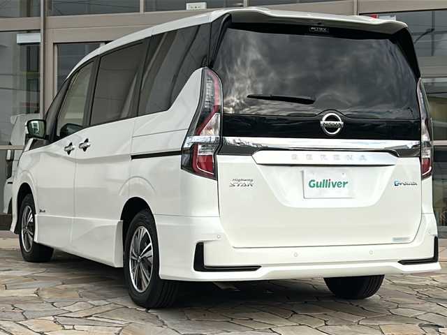 日産 セレナ e－パワー ハイウェイスター V 静岡県 2023(令5)年 3.1万km ブリリアントホワイトパール 純正ナビ/・iPod/・SD/・FM/AM/・フルセグTV/・USB/・Bluetooth/・CD/DVD/・SD録音/主要装備/・アラウンドビューモニター/・後席フリップダウンモニター/・ドライブレコーダー/・デジタルインナーミラー/・プロパイロット/・ハンズフリーパワスラ/・前席シートヒーター/・ステアリングヒーター/・オートライト/・サイドカーテンエアバッグ/・エマージェンシーブレーキ/・リアエアコン