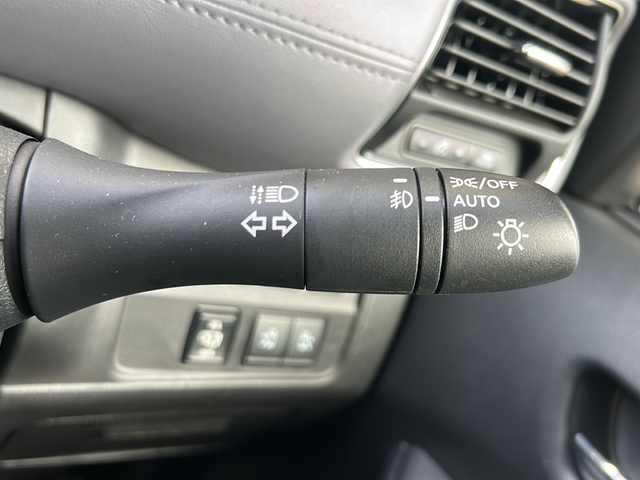 日産 セレナ e－パワー ハイウェイスター V 静岡県 2023(令5)年 3.1万km ブリリアントホワイトパール 純正ナビ/・iPod/・SD/・FM/AM/・フルセグTV/・USB/・Bluetooth/・CD/DVD/・SD録音/主要装備/・アラウンドビューモニター/・後席フリップダウンモニター/・ドライブレコーダー/・デジタルインナーミラー/・プロパイロット/・ハンズフリーパワスラ/・前席シートヒーター/・ステアリングヒーター/・オートライト/・サイドカーテンエアバッグ/・エマージェンシーブレーキ/・リアエアコン
