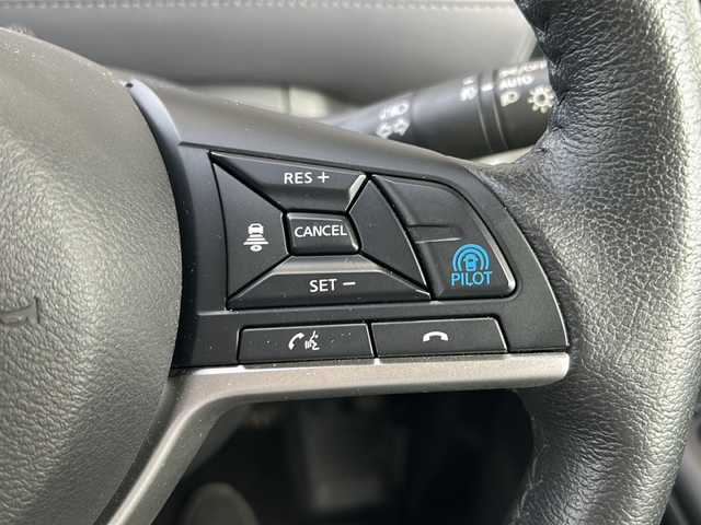 日産 セレナ e－パワー ハイウェイスター V 静岡県 2023(令5)年 3.1万km ブリリアントホワイトパール 純正ナビ/・iPod/・SD/・FM/AM/・フルセグTV/・USB/・Bluetooth/・CD/DVD/・SD録音/主要装備/・アラウンドビューモニター/・後席フリップダウンモニター/・ドライブレコーダー/・デジタルインナーミラー/・プロパイロット/・ハンズフリーパワスラ/・前席シートヒーター/・ステアリングヒーター/・オートライト/・サイドカーテンエアバッグ/・エマージェンシーブレーキ/・リアエアコン