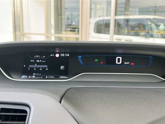 日産 セレナ e－パワー ハイウェイスター V 静岡県 2023(令5)年 3.1万km ブリリアントホワイトパール 純正ナビ/・iPod/・SD/・FM/AM/・フルセグTV/・USB/・Bluetooth/・CD/DVD/・SD録音/主要装備/・アラウンドビューモニター/・後席フリップダウンモニター/・ドライブレコーダー/・デジタルインナーミラー/・プロパイロット/・ハンズフリーパワスラ/・前席シートヒーター/・ステアリングヒーター/・オートライト/・サイドカーテンエアバッグ/・エマージェンシーブレーキ/・リアエアコン